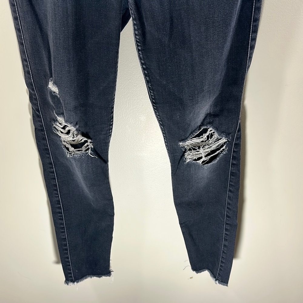 7 For All Man Kind Distressed Dark Wash Denim The High Waist Skinny Jean Size 26 - Picture 3 of 8